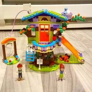 Lego friends tree house.